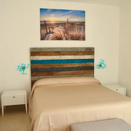 L' Alba Del Salento 토레 라필로